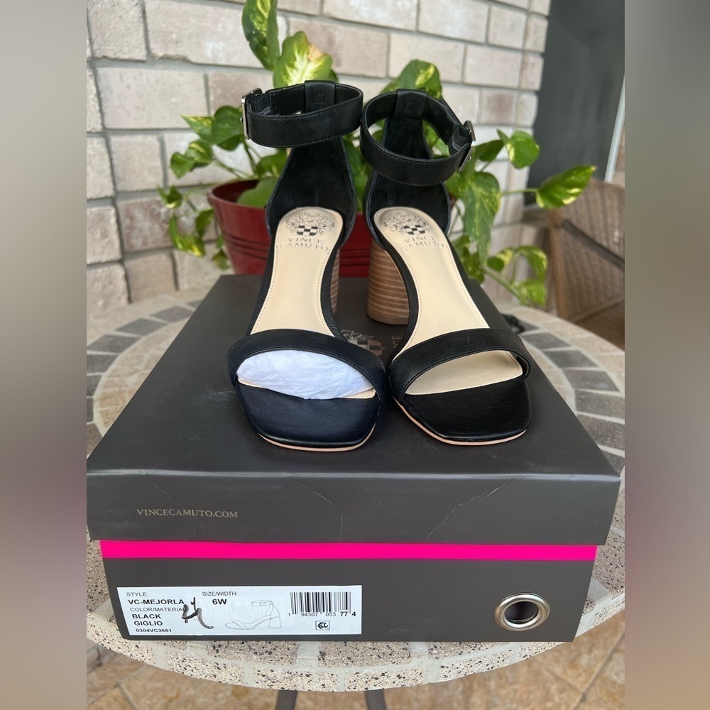 NIB Vince Camuto Leather Heeled Black Sandal